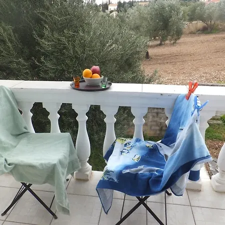 Melikoukia Trapezaki (Kefalonia)